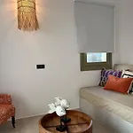 Paros B With Private Jacuzzi Naousa