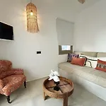 Paros B With Private Jacuzzi Vakantiehuis *