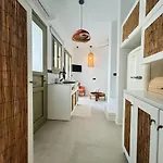 Paros B With Private Jacuzzi Naousa
