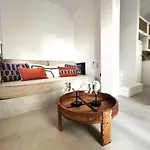 Paros B With Private Jacuzzi Vakantiehuis