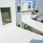 Paros B With Private Jacuzzi Vakantiehuis