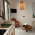 Vakantiehuis Paros B With Private Jacuzzi Naousa
