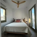 Paros B With Private Jacuzzi Vakantiehuis
