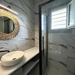 Paros B With Private Jacuzzi Vakantiehuis