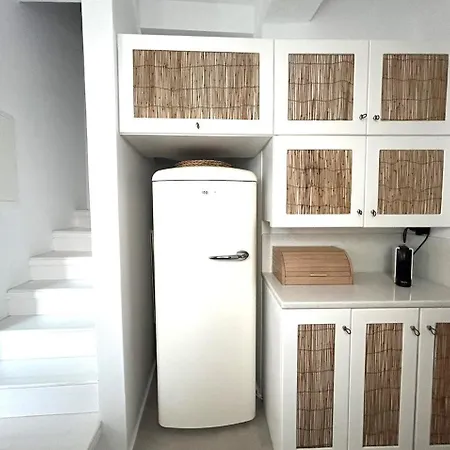 Paros B With Private Jacuzzi Ferienhaus *