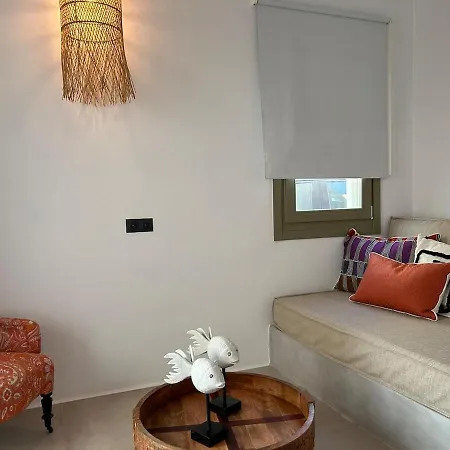 Joelia B Paros With Private Jacuzzi Naoussa