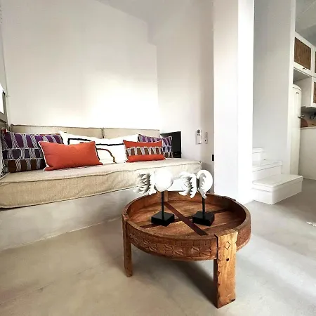 Paros B With Private Jacuzzi Ferienhaus