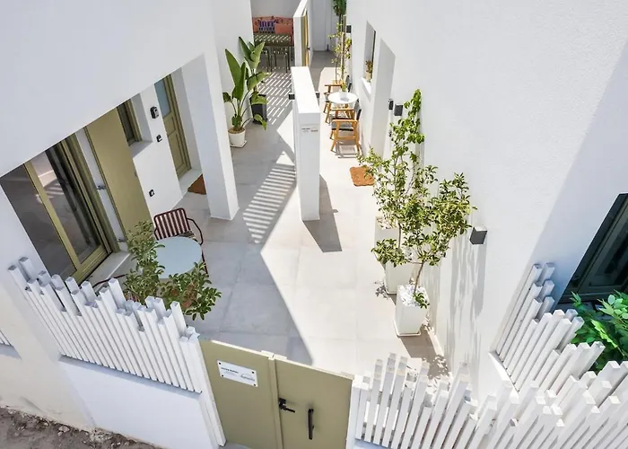 Vakantiehuis Paros B With Private Jacuzzi Naousa