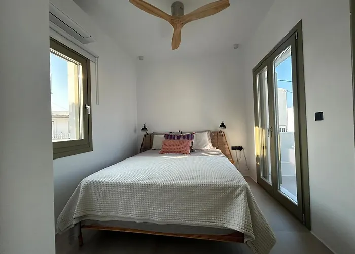 Paros B With Private Jacuzzi Vakantiehuis